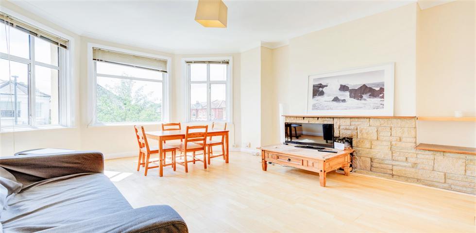 			3 Bedroom, 2 bath, 1 reception Flat			 Fordwych Road, West Hampstead